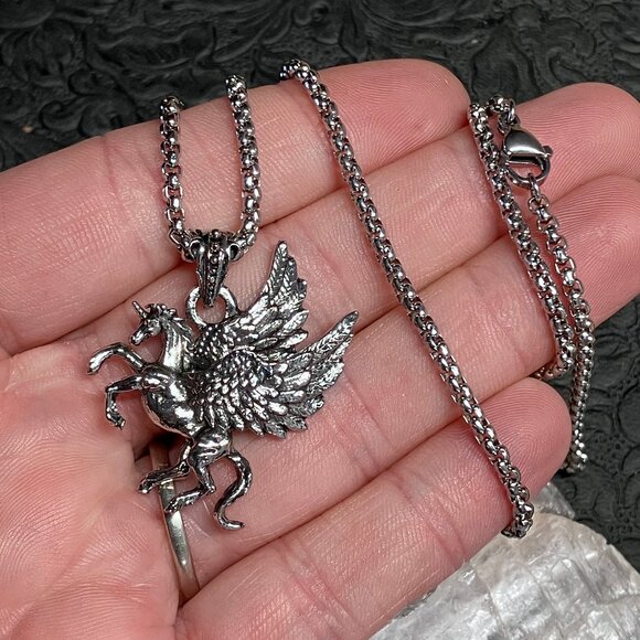 Pegasus Alicorn Pegacorn Unicorn Winged Horse Pendant Necklace Jewelry - Picture 1 of 6
